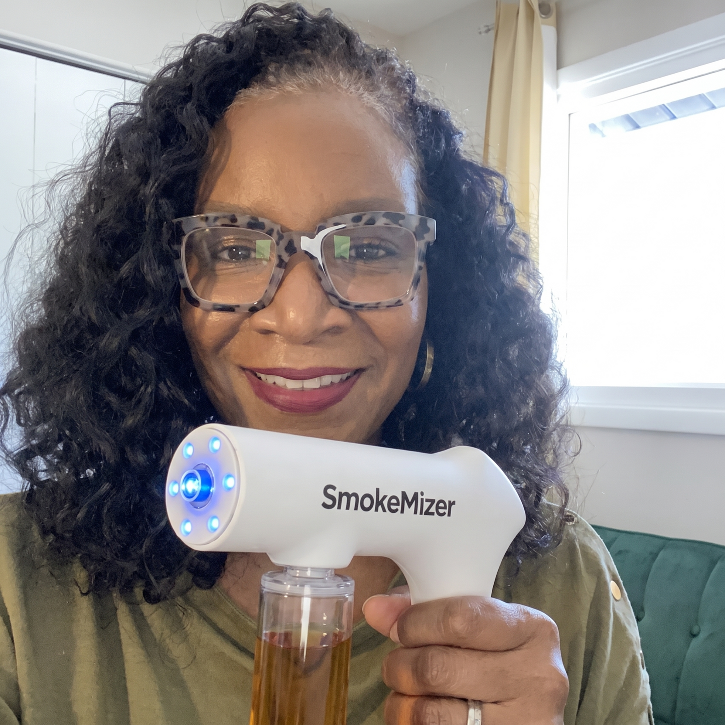 SmokeMizer™ Blue Light & Enzyme Deodorizer